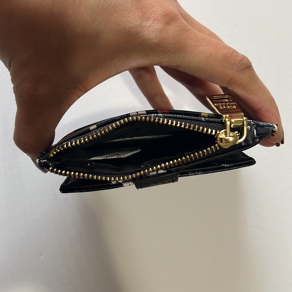 STEVE MADDEN FLORAL WALLET - Picture 4 of 4